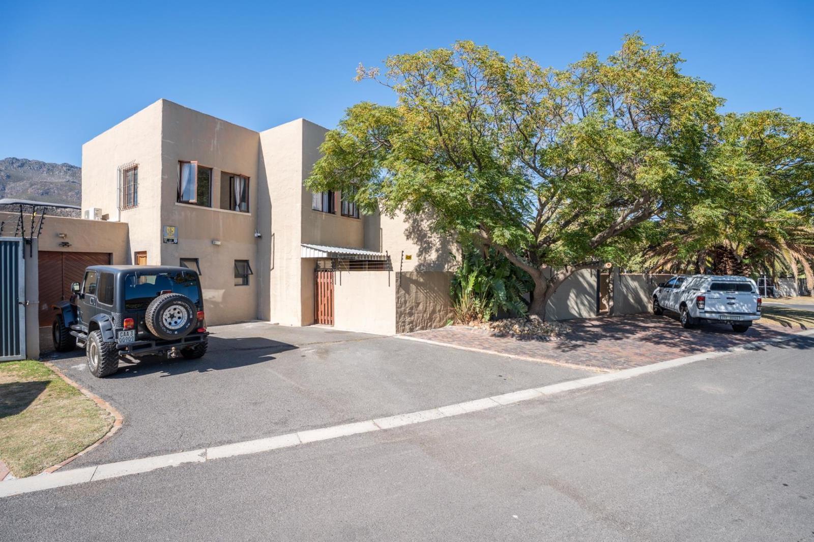 5 Bedroom House in Dobson