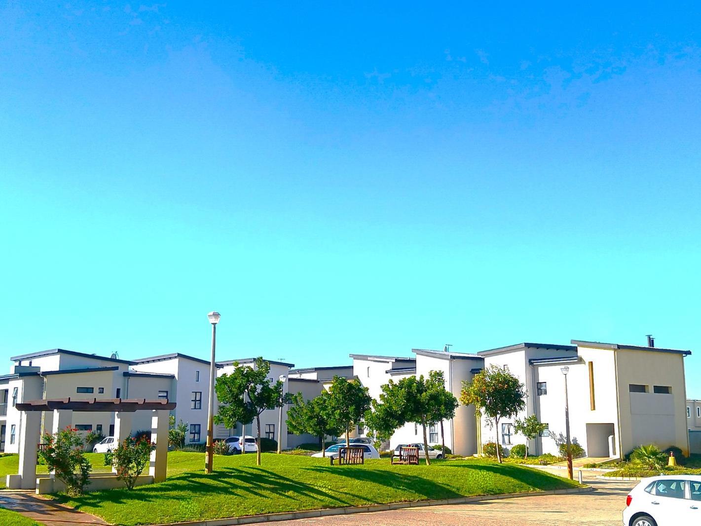 2 Bedroom Apartment in Burgundy Estate