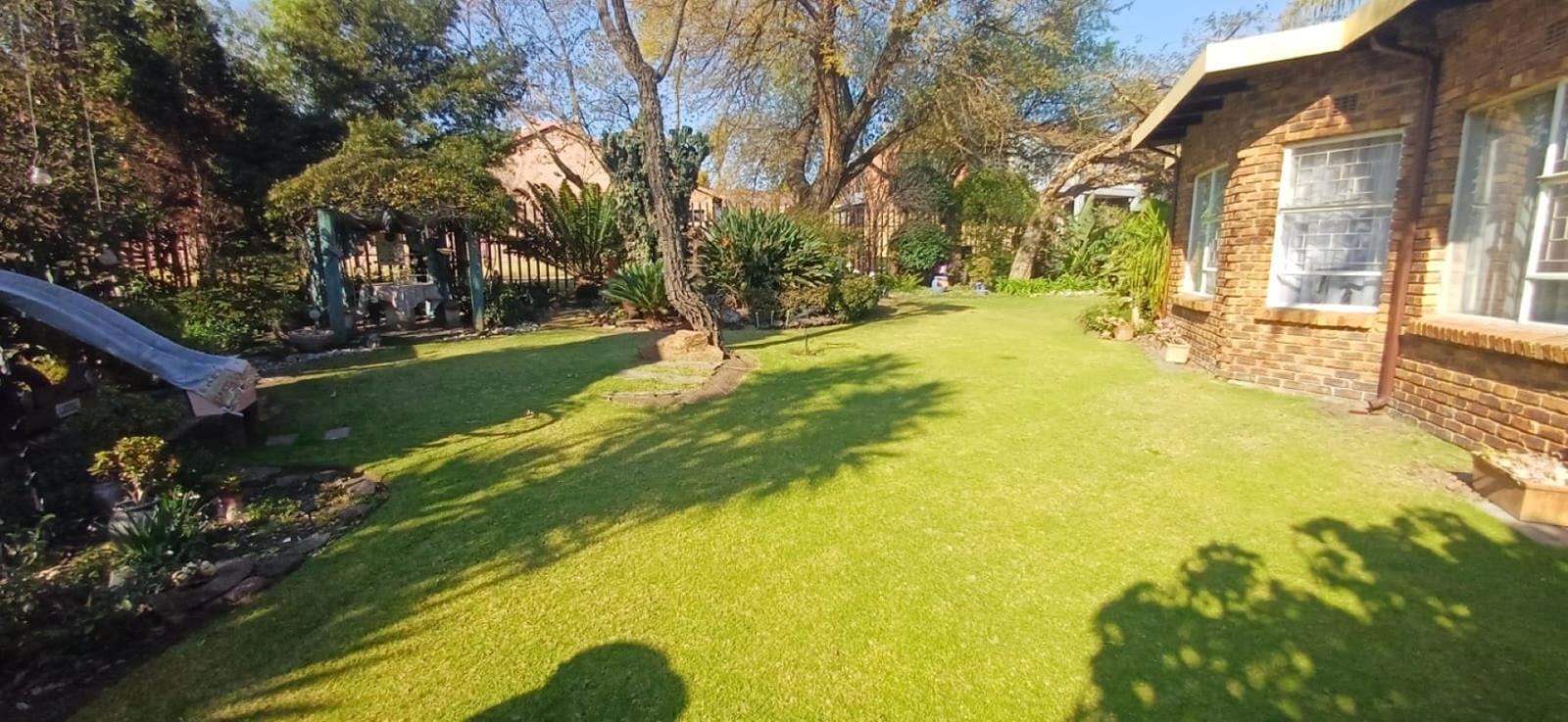 4 Bedroom House in Glen Marais