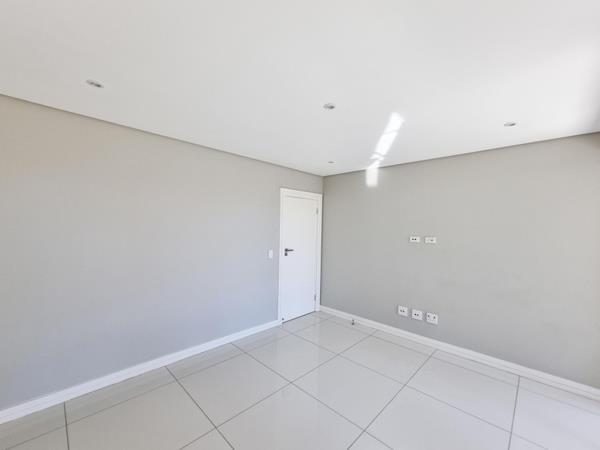 6 Bedroom House in Izinga Estate