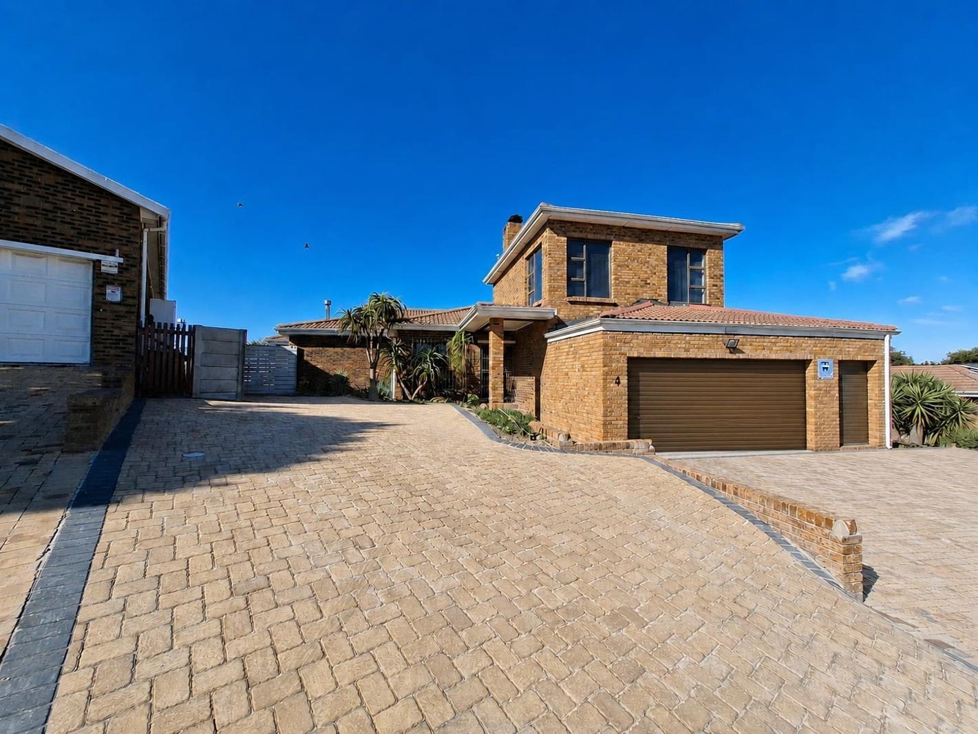 3 Bedroom House in Protea Heights
