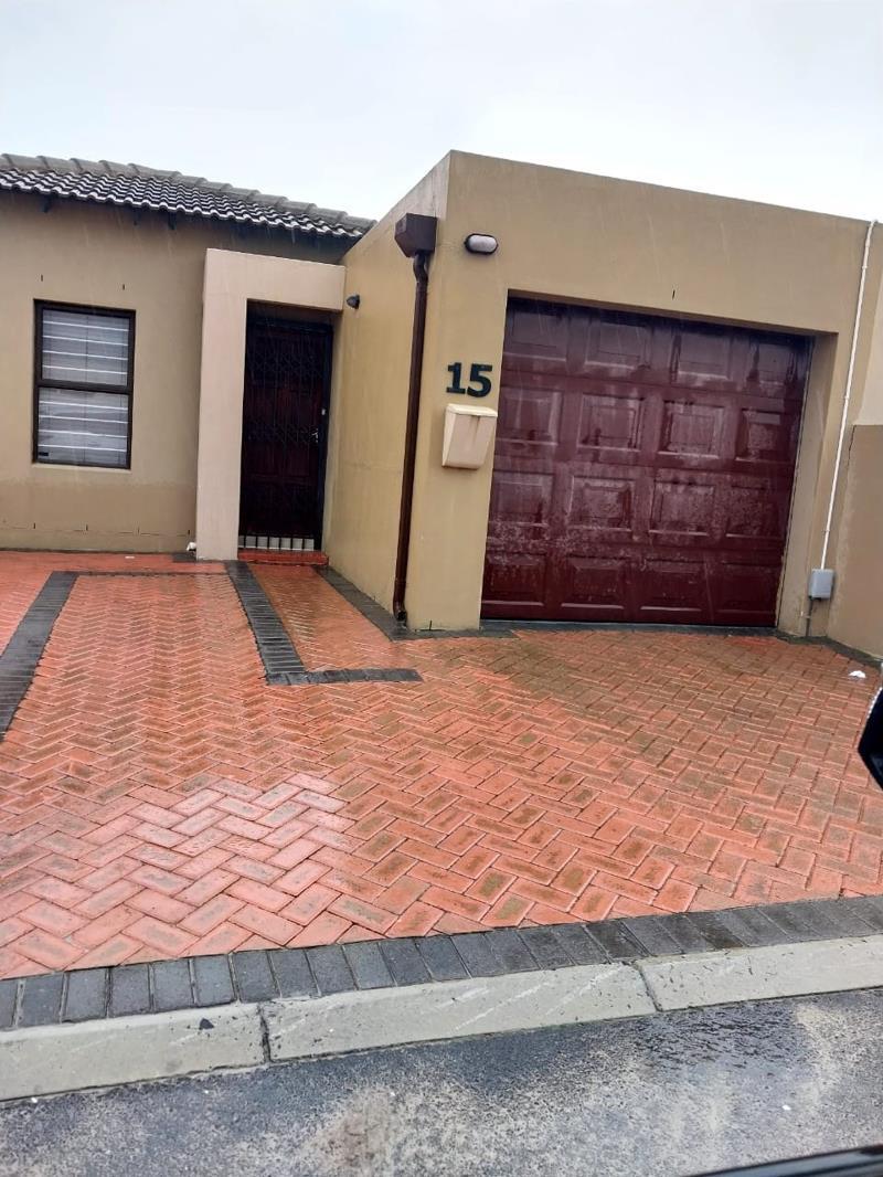 2 Bedroom House in Parklands