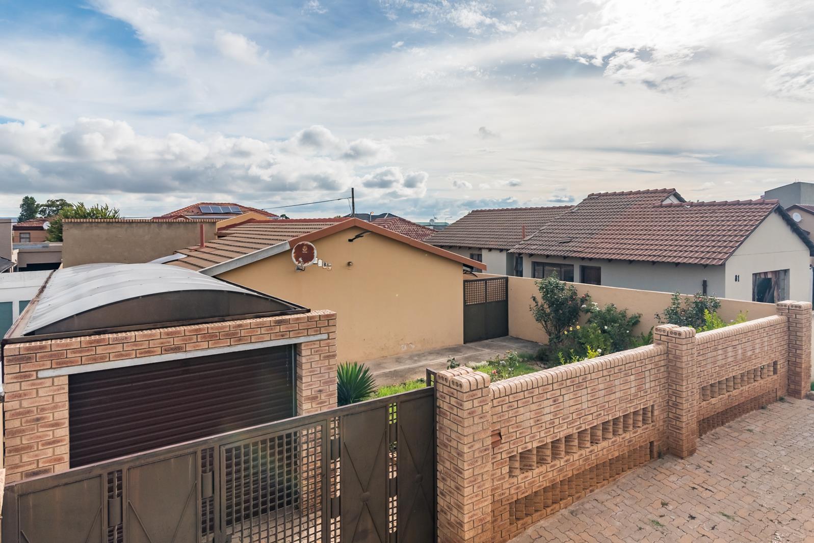 2 Bedroom House in Protea North