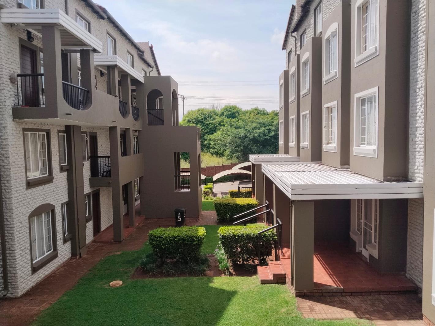 2 Bedroom Apartment in Lambton Gardens