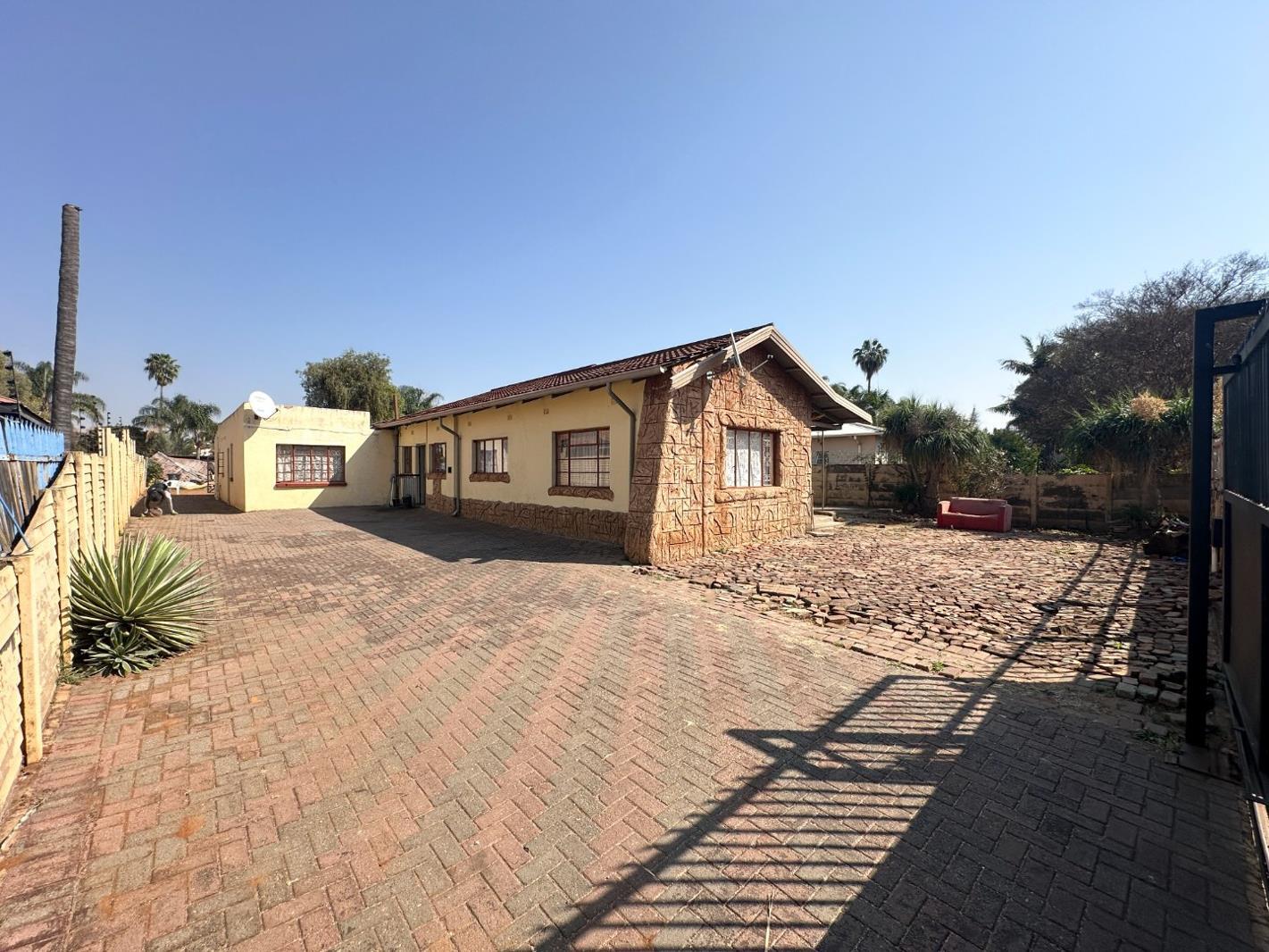 8 Bedroom House in Pretoria North