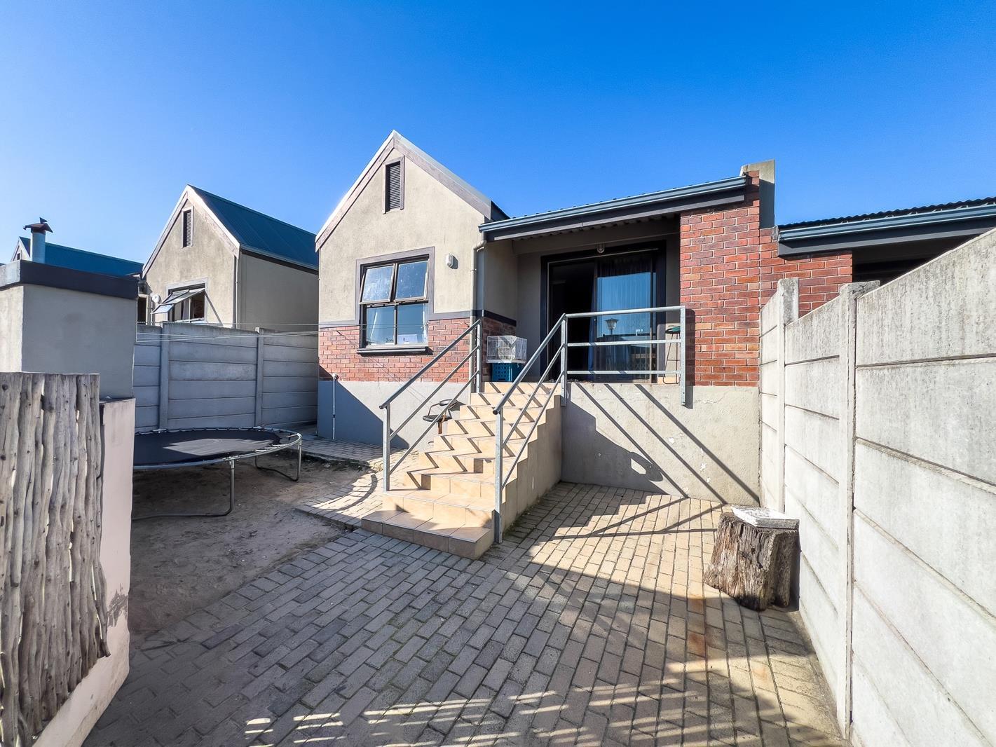 3 Bedroom Townhouse in Protea Village