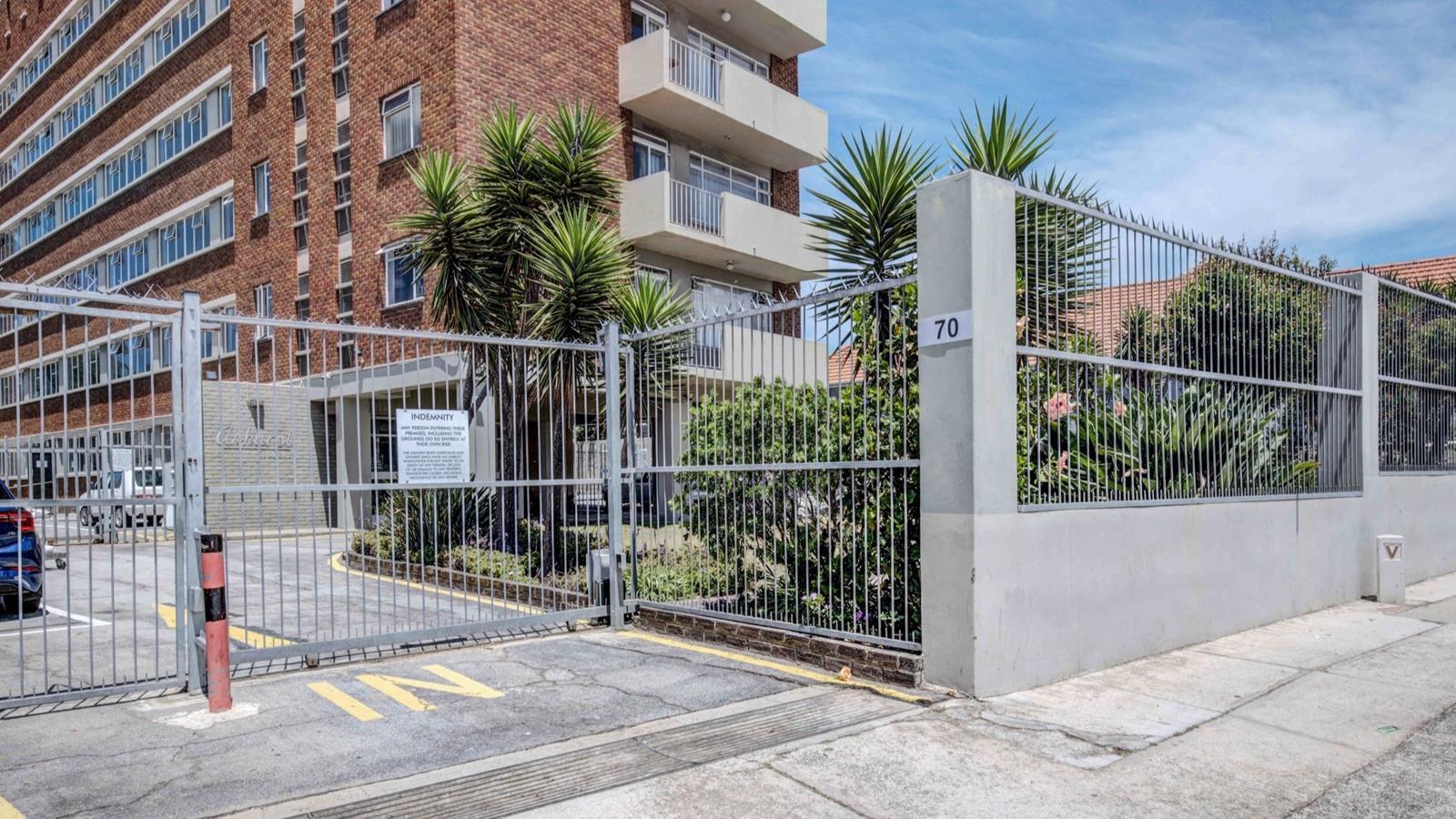 2 Bedroom Apartment in Richmond Hill
