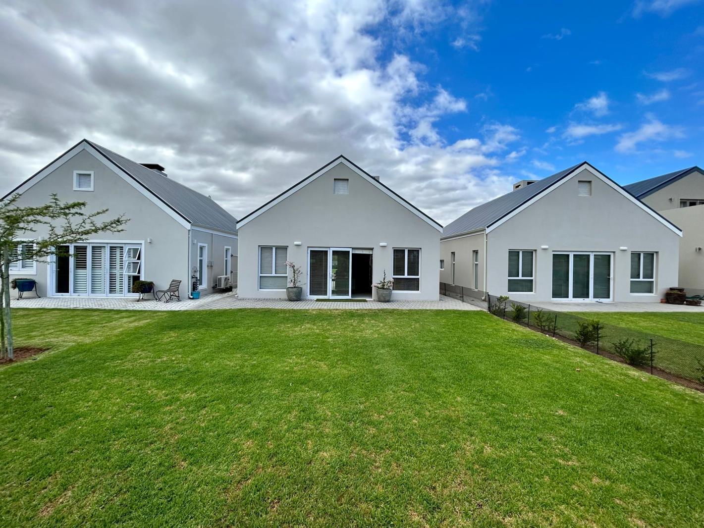 2 Bedroom Townhouse in Silwerstrand Golf and River Estate