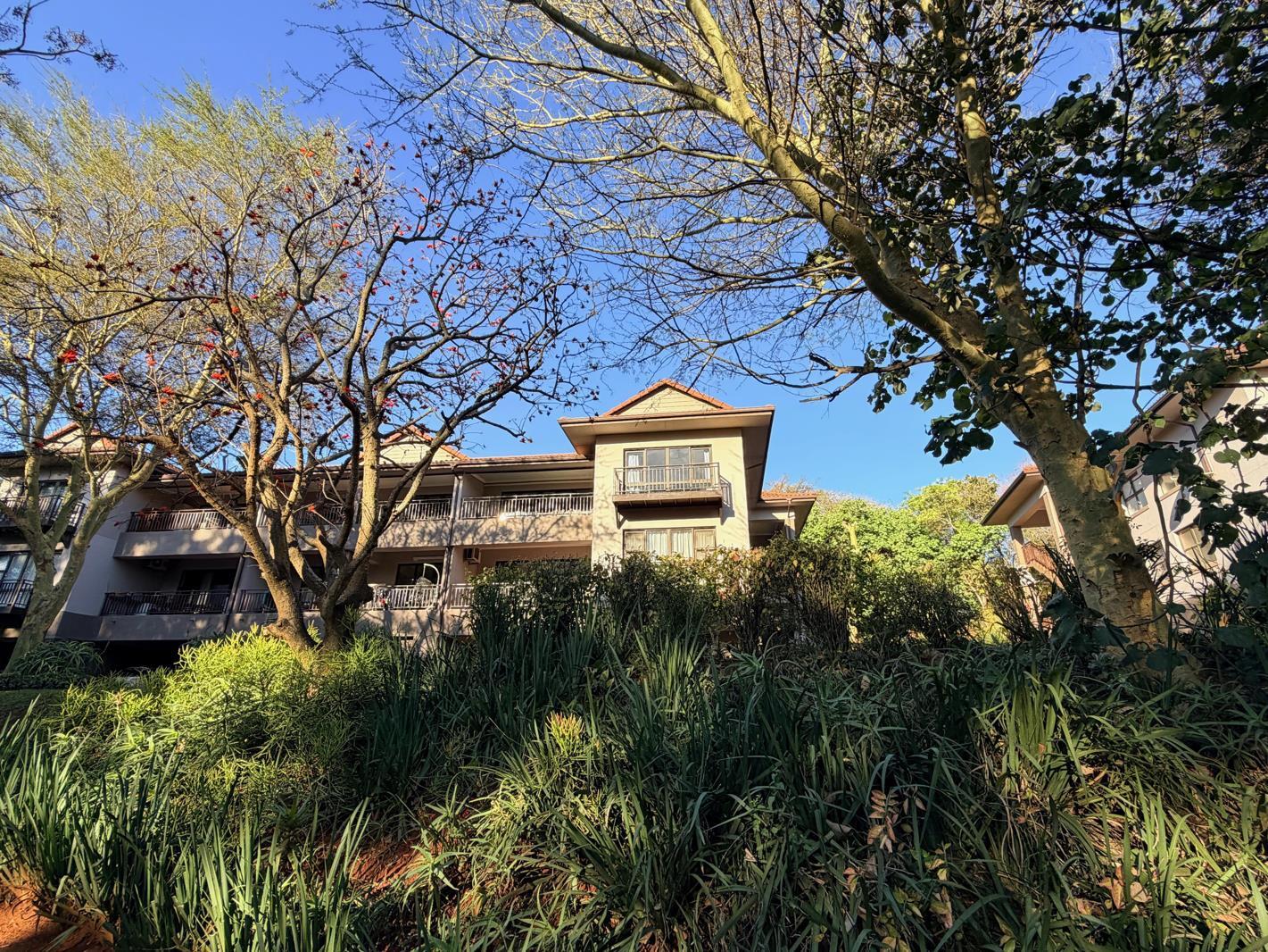 3 Bedroom Apartment in Hilltop Private Estate