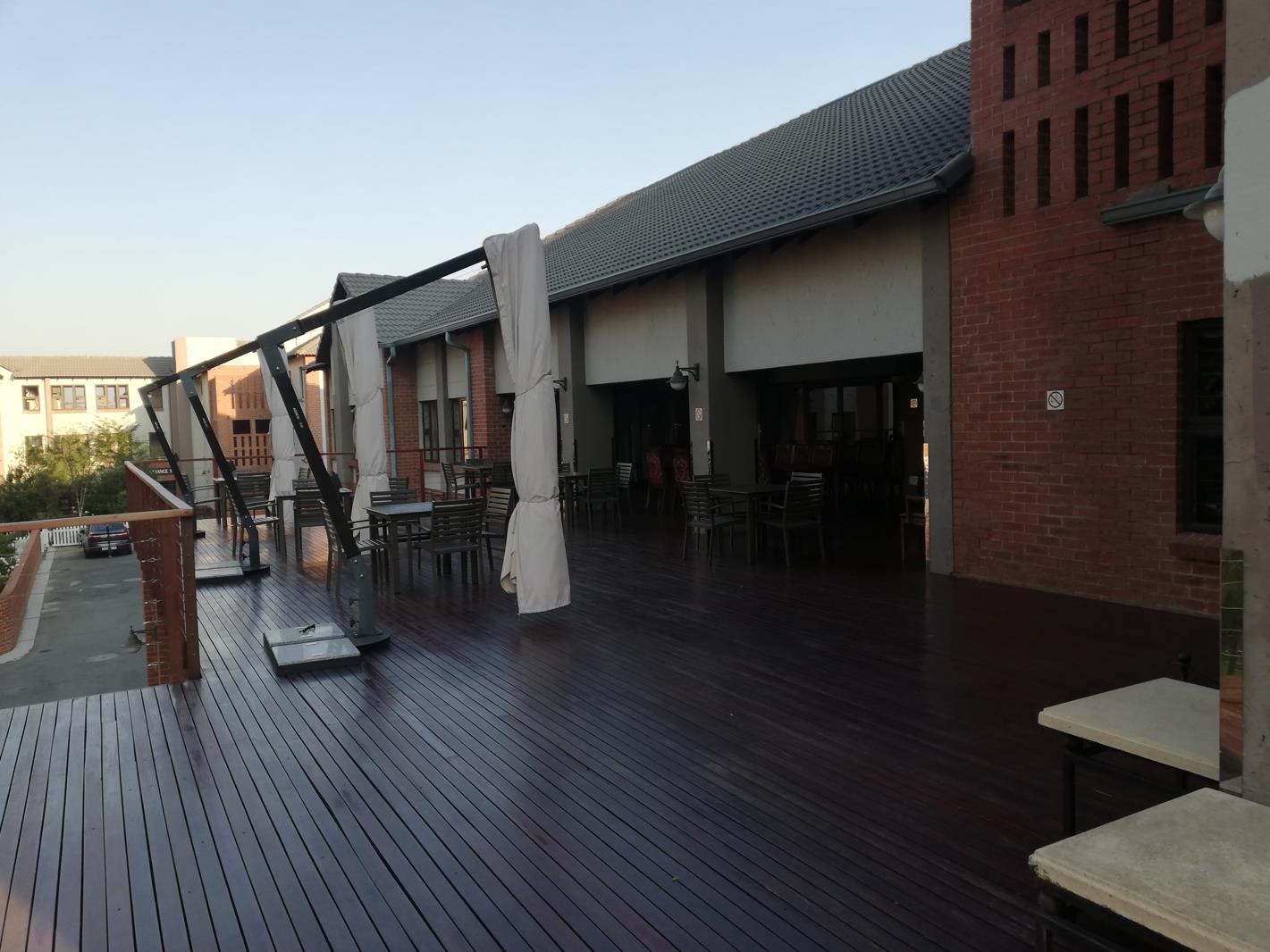 1 Bedroom Apartment in Douglasdale