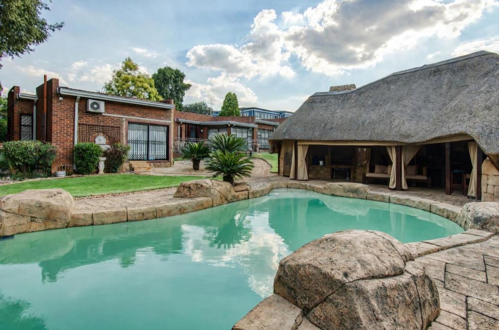 3 Bedroom House in Glenvista