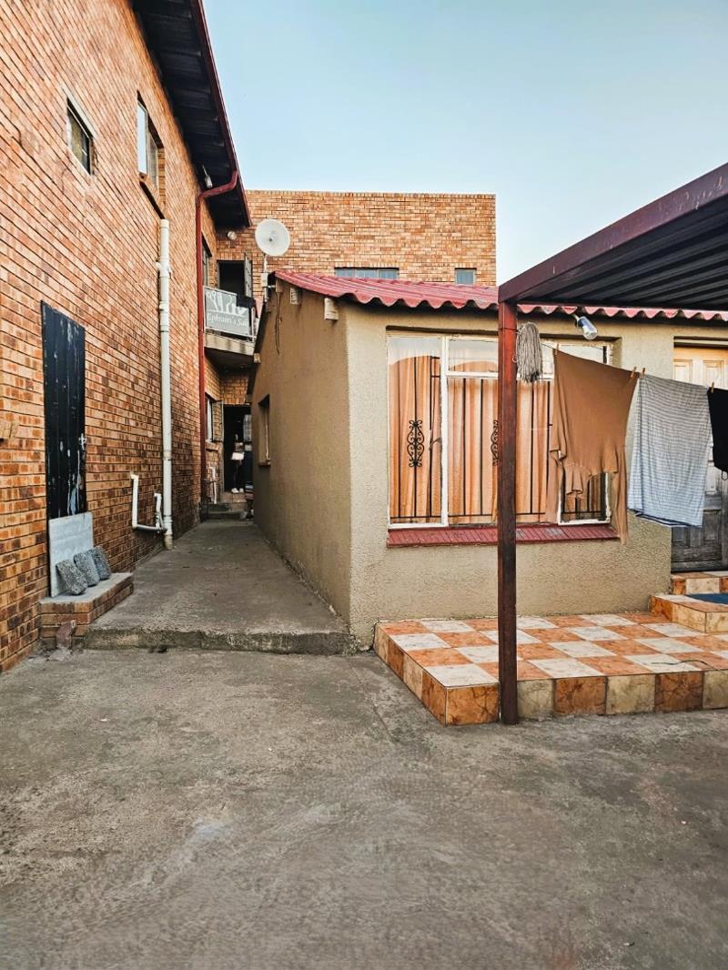 2 Bedroom House in Diepkloof