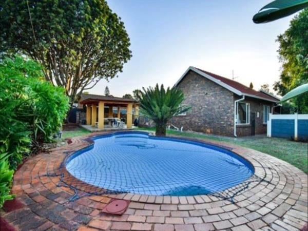 3 Bedroom House in Orchards