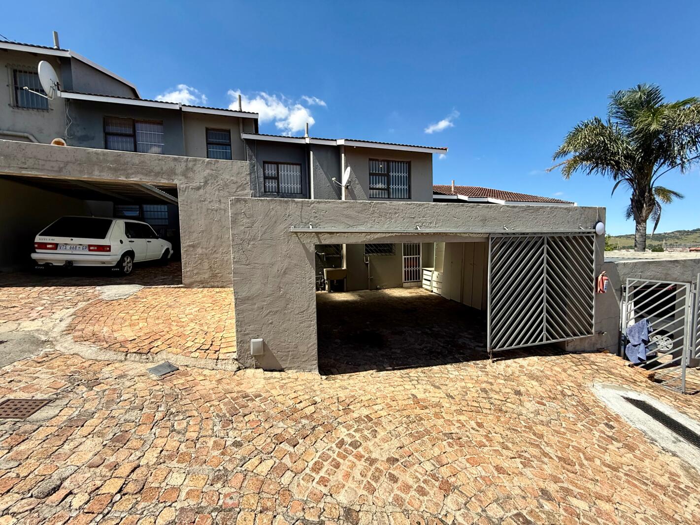 3 Bedroom Townhouse in Ridgeway