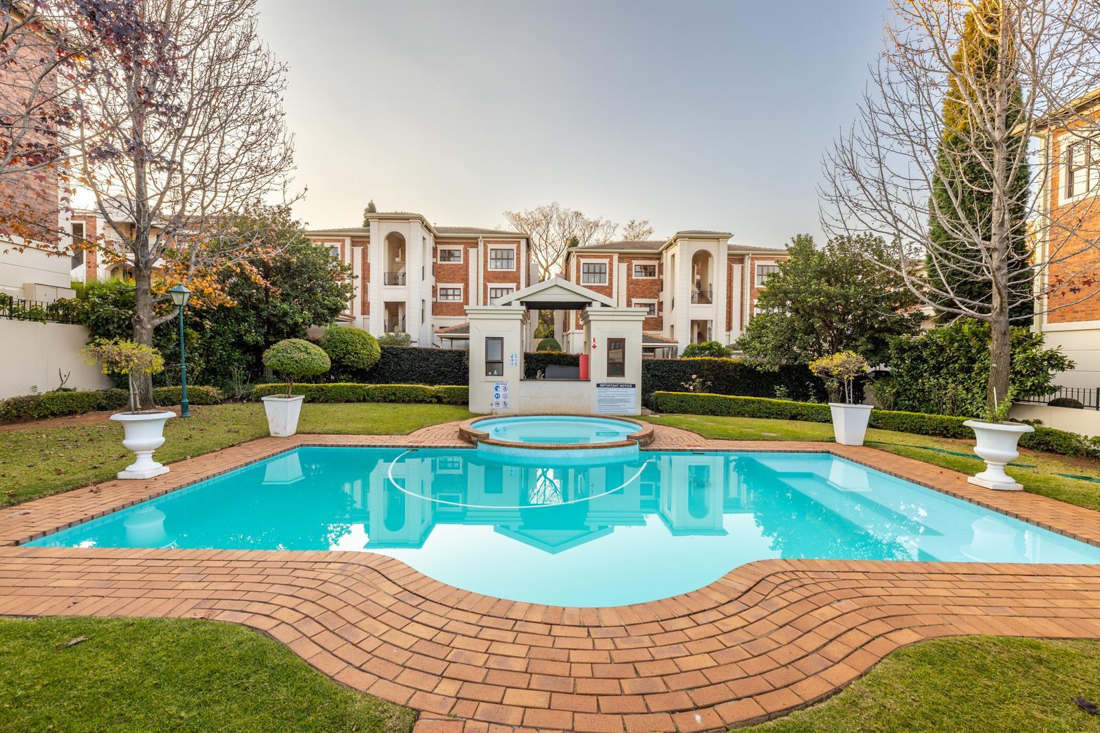 2 Bedroom Apartment in Bryanston