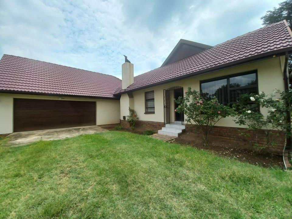 3 Bedroom House in Brackendowns