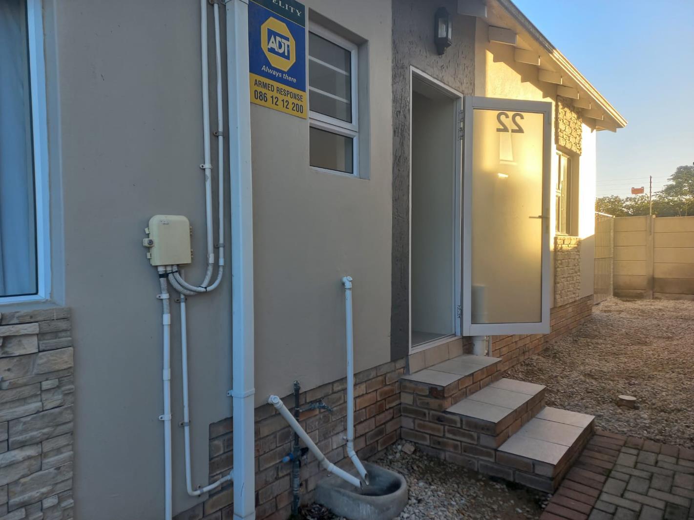 2 Bedroom Simplex in Overbaakens