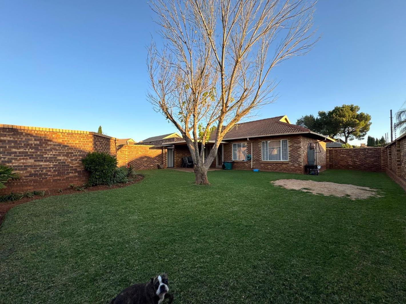 3 Bedroom Townhouse in Rietvalleirand