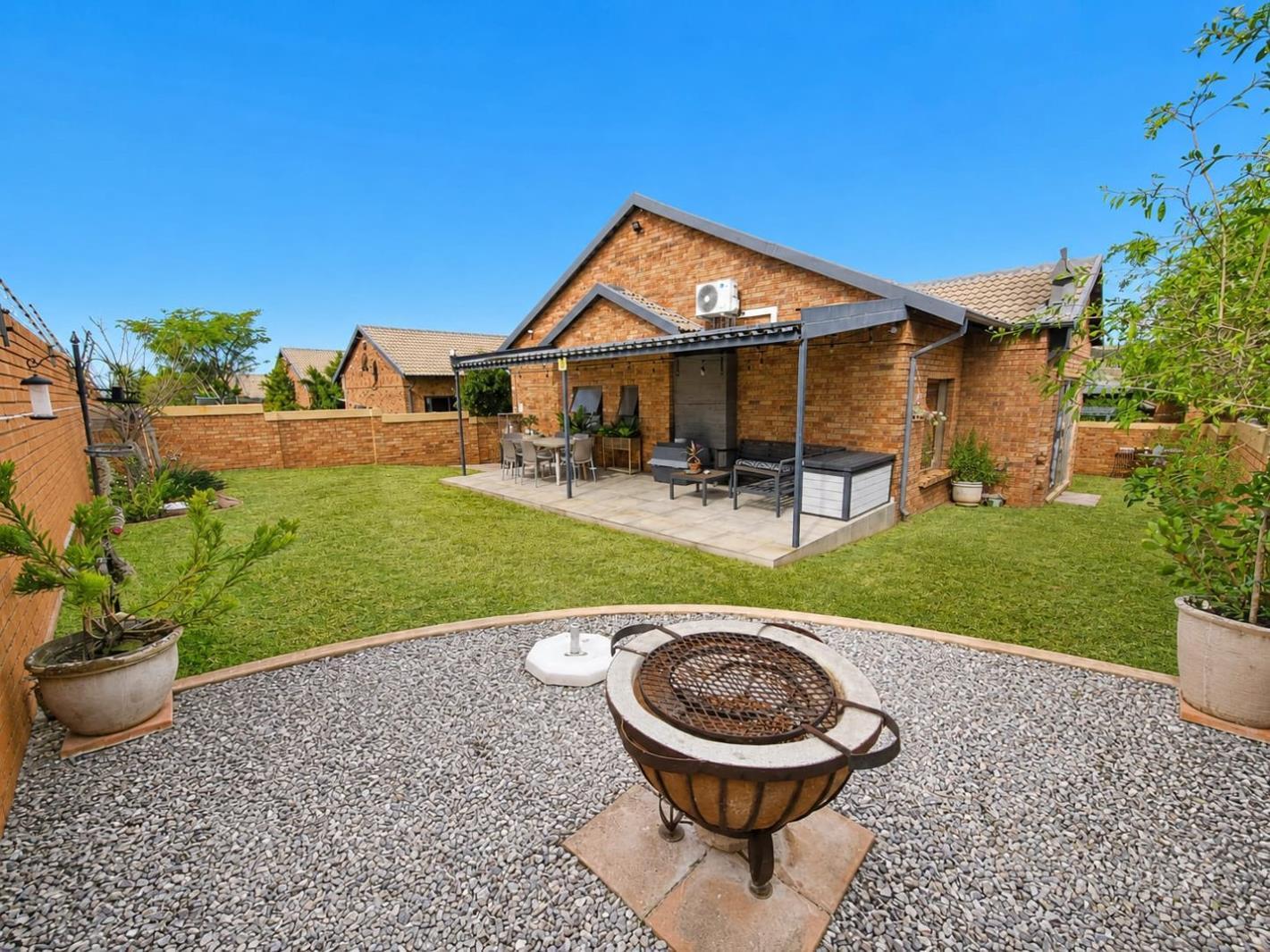 2 Bedroom House in Noordheuwel
