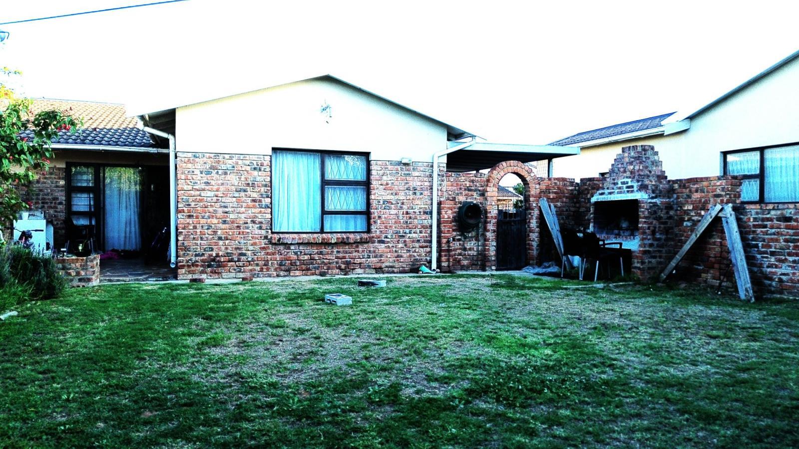 3 Bedroom Townhouse in Newton Park