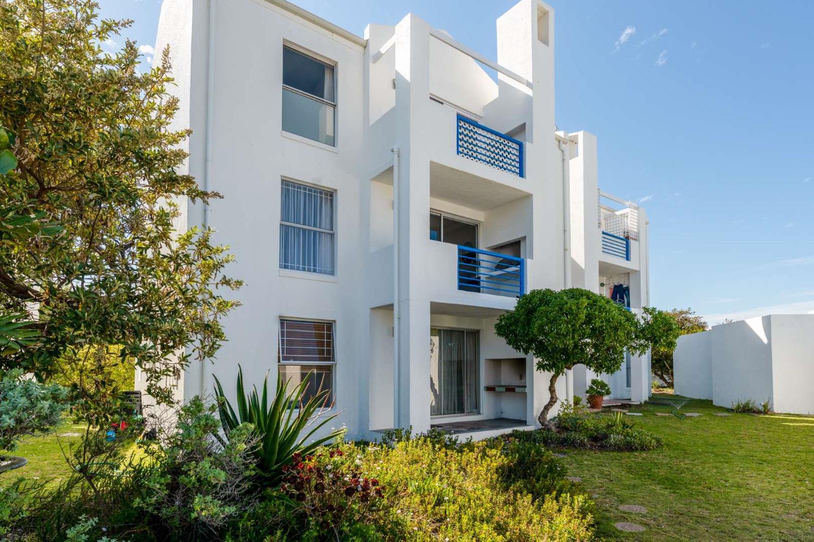 3 Bedroom Apartment in Marina Da Gama