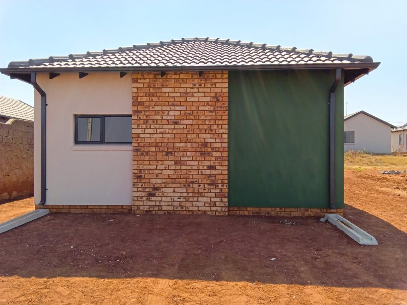 2 Bedroom House in Toekomsrus