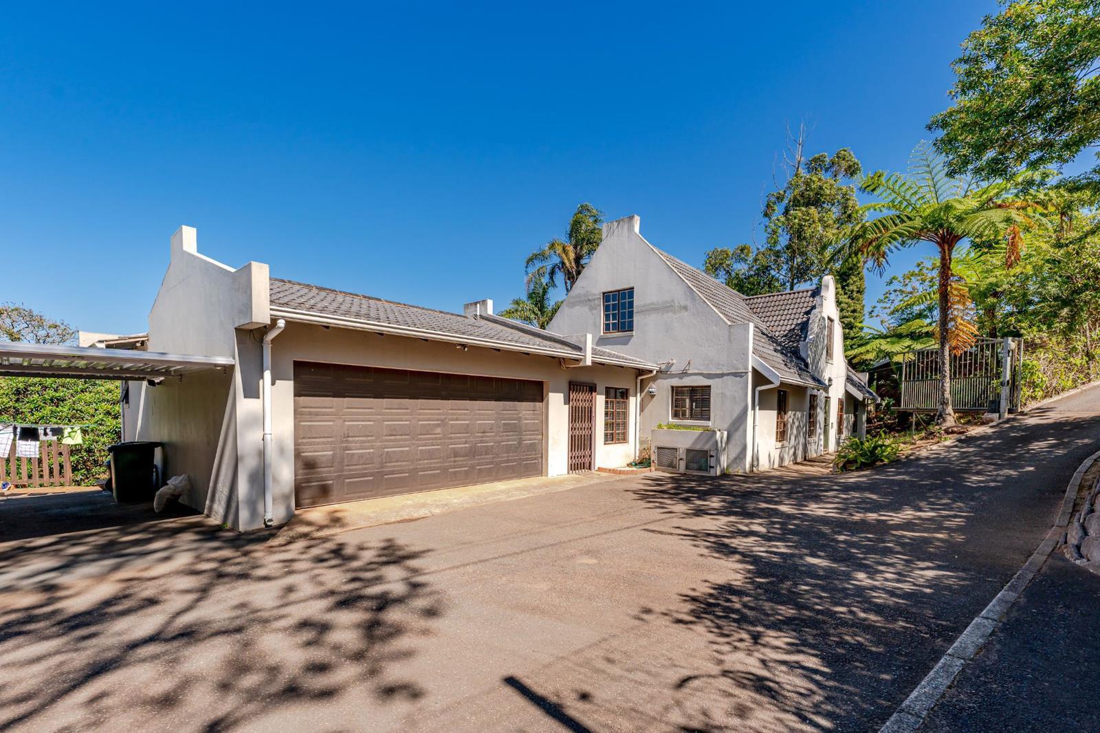 5 Bedroom House in Gillitts