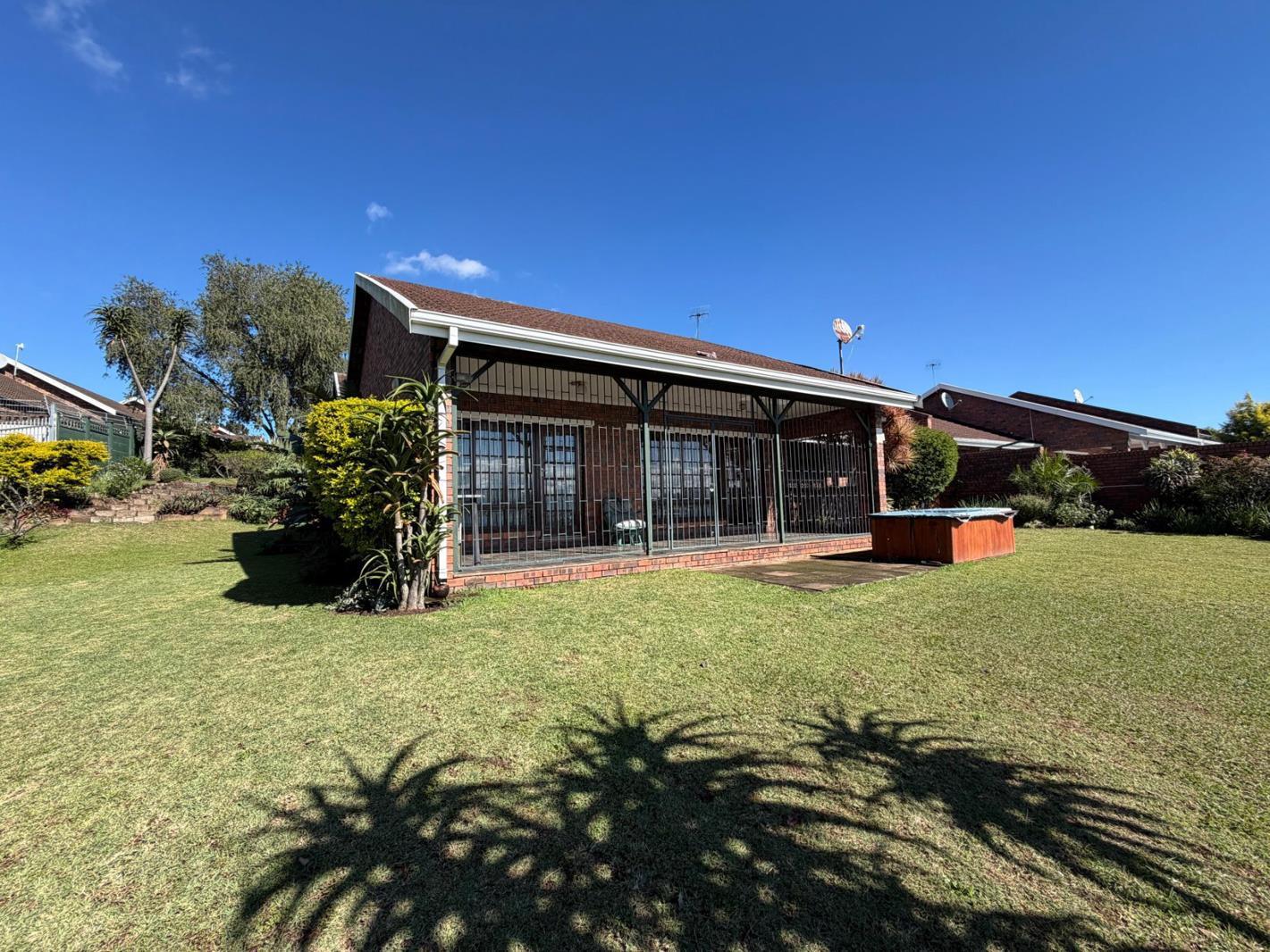 3 Bedroom Apartment in Hayfields