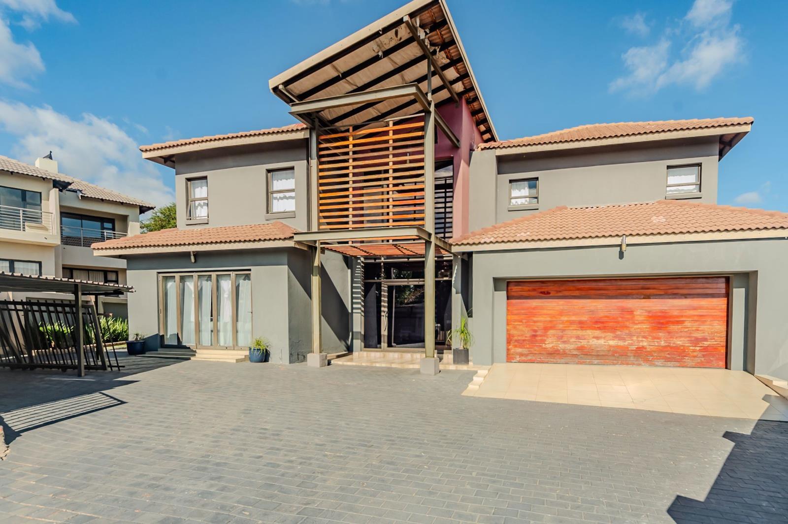 5 Bedroom House in Pebble Rock