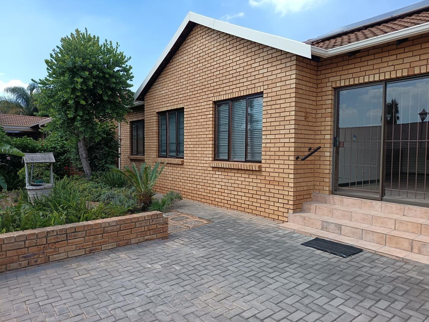 3 Bedroom House in Amberfield