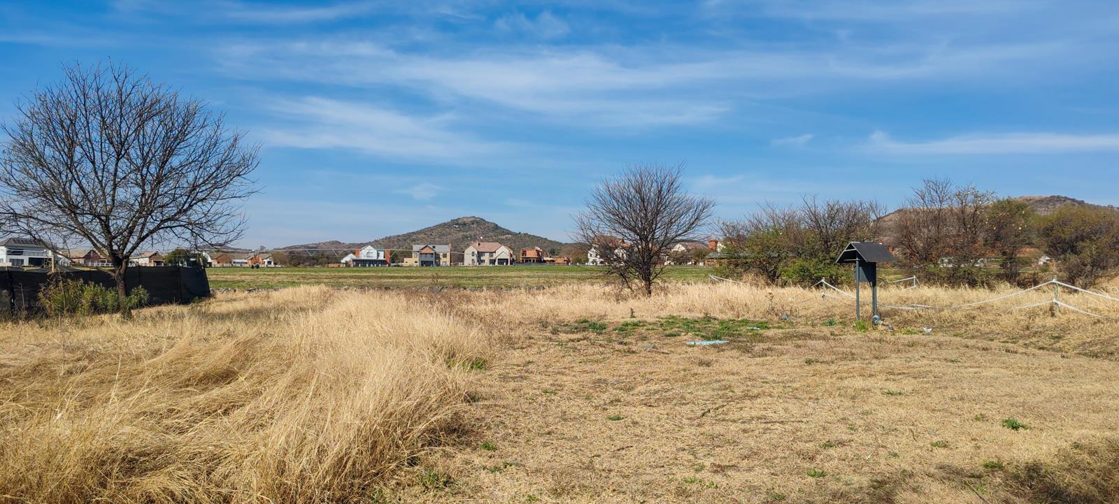 936 m² Land available in Meerhof