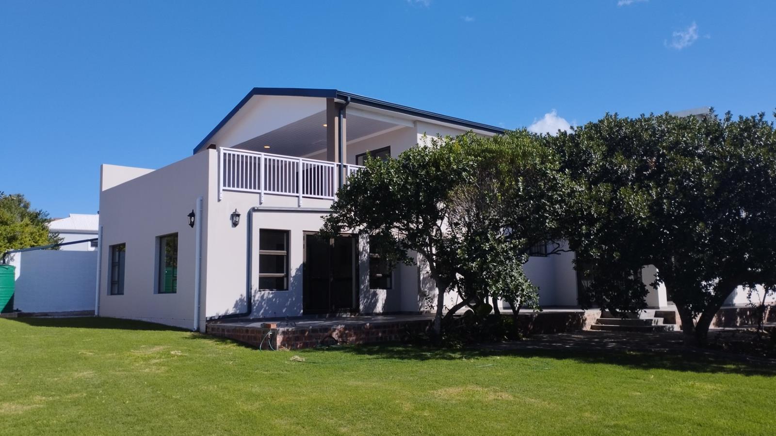 4 Bedroom House in Stilbaai Wes
