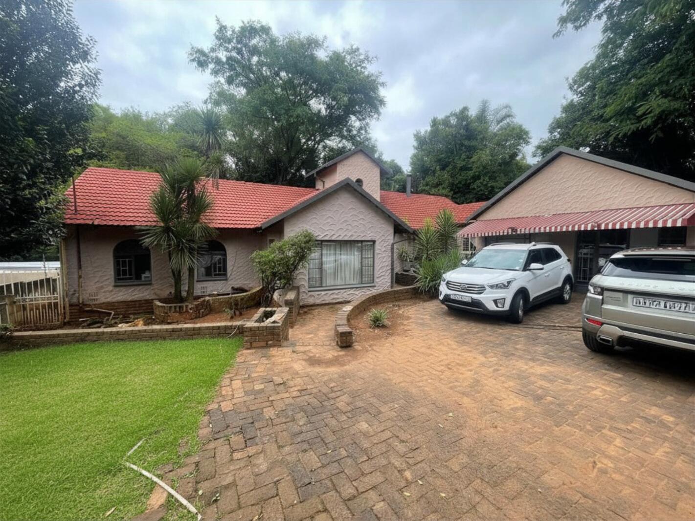 3 Bedroom House in Helderkruin