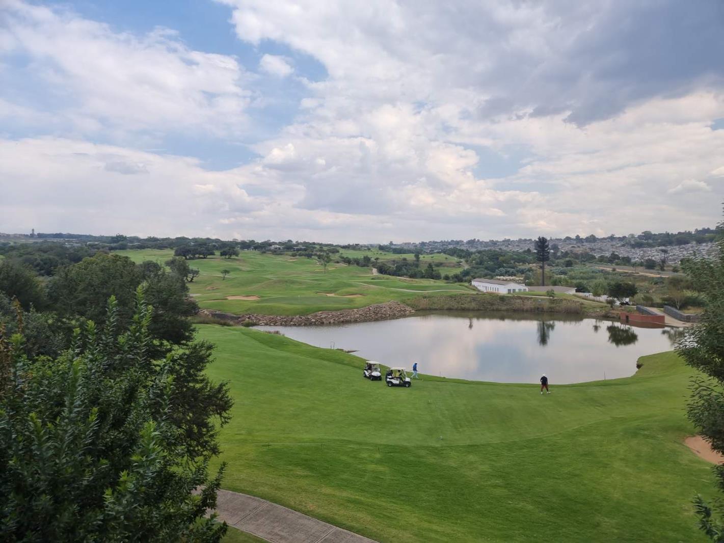 2 Bedroom Apartment in Jackal Creek Golf Estate