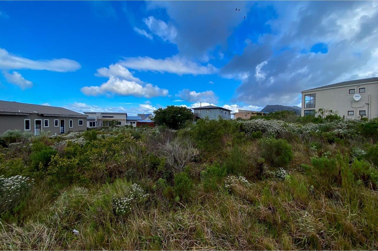 854 m² Land available in Bettys Bay