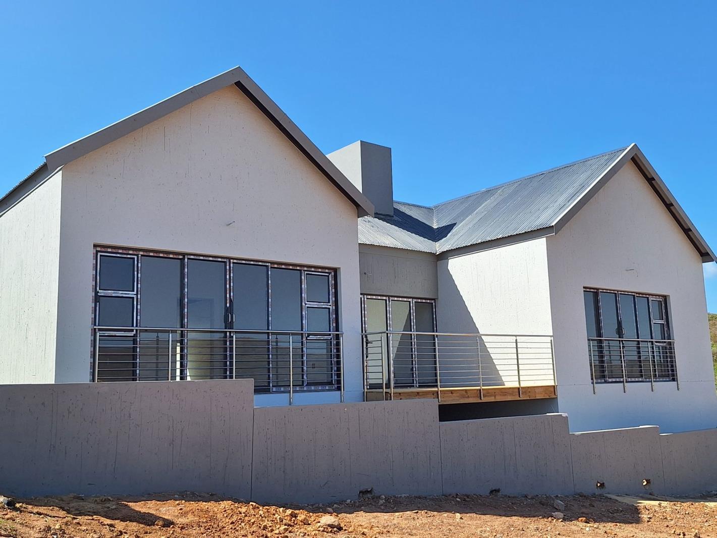 4 Bedroom House in Outeniquasbosch Wildlife Village