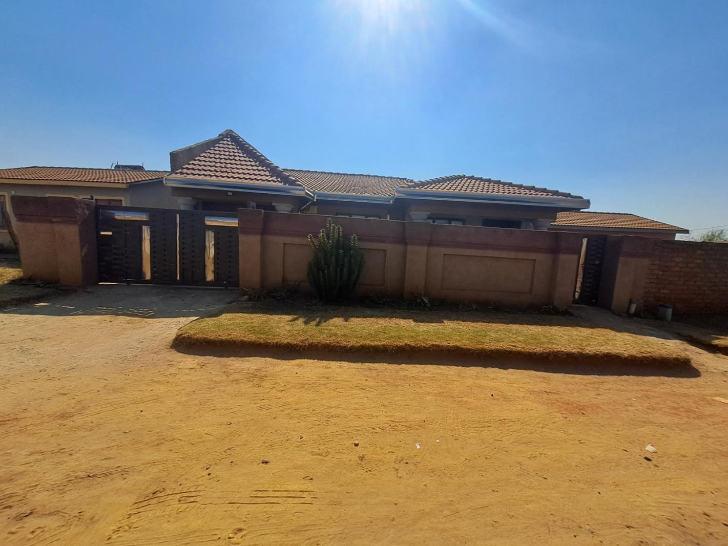 3 Bedroom House in Villa Liza