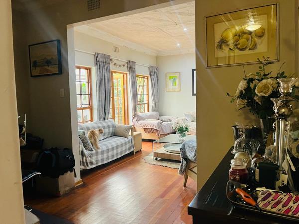 3 Bedroom House in Primrose Hill