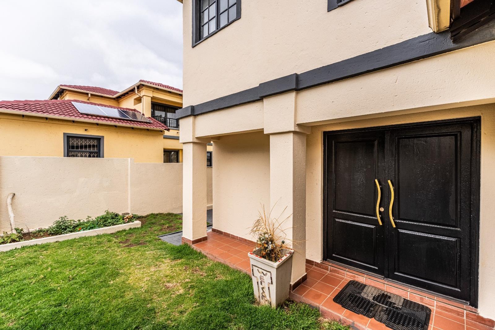 3 Bedroom House in Noordwyk