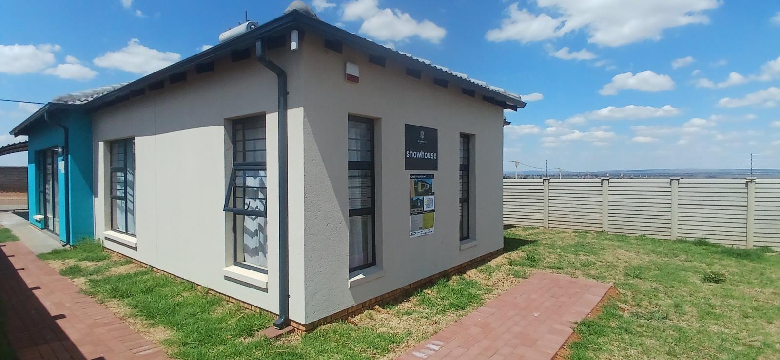 3 Bedroom Simplex in Toekomsrus