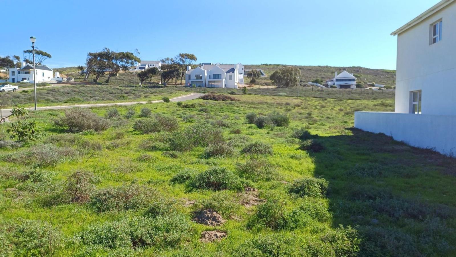 374 m² Land available in St Helena Views