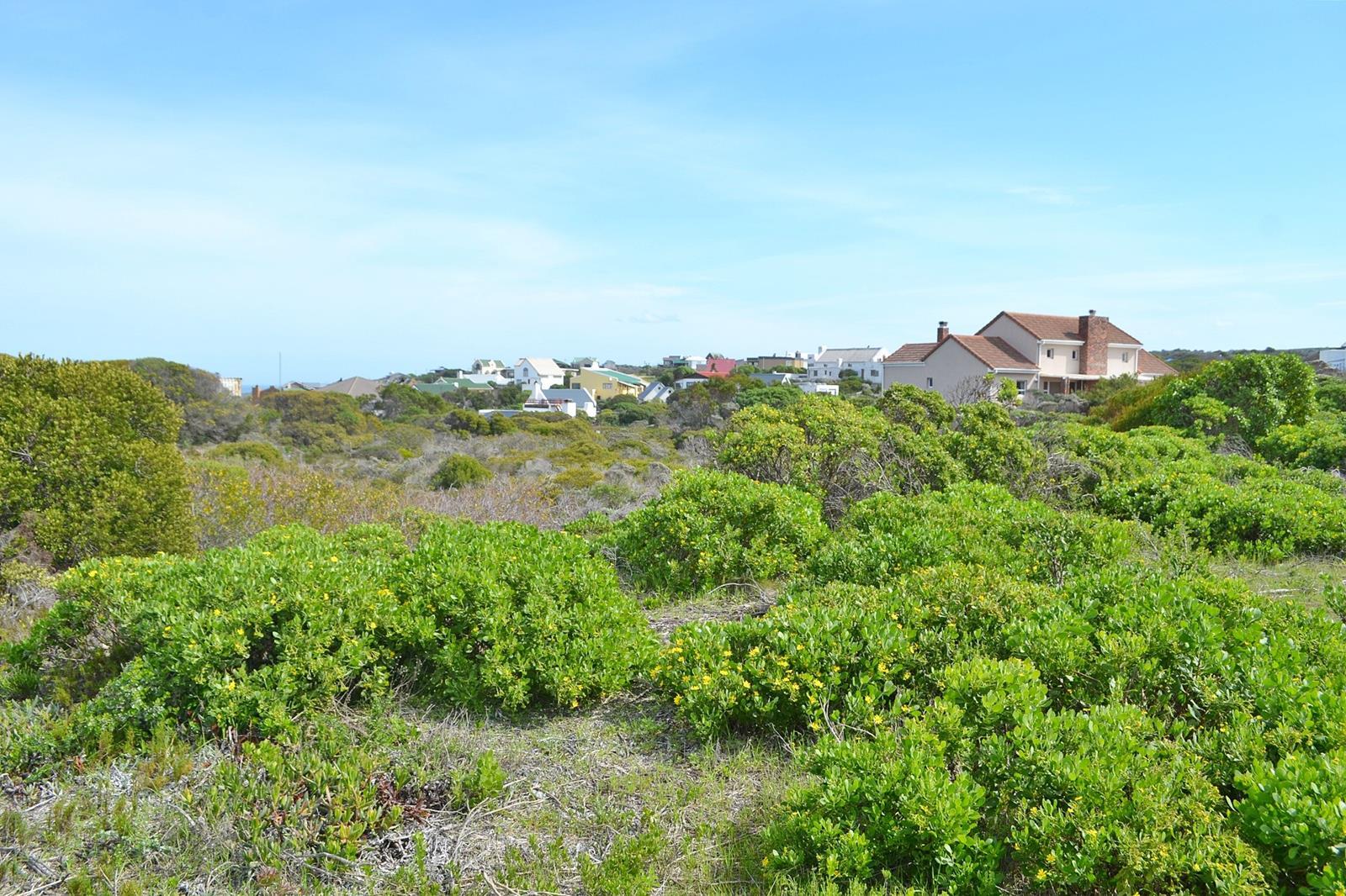 748 m² Land available in Suiderstrand