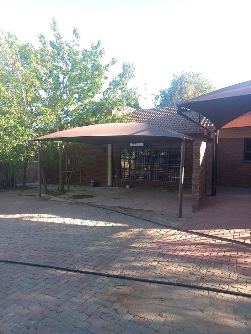 3 Bedroom Townhouse in Dan Pienaar
