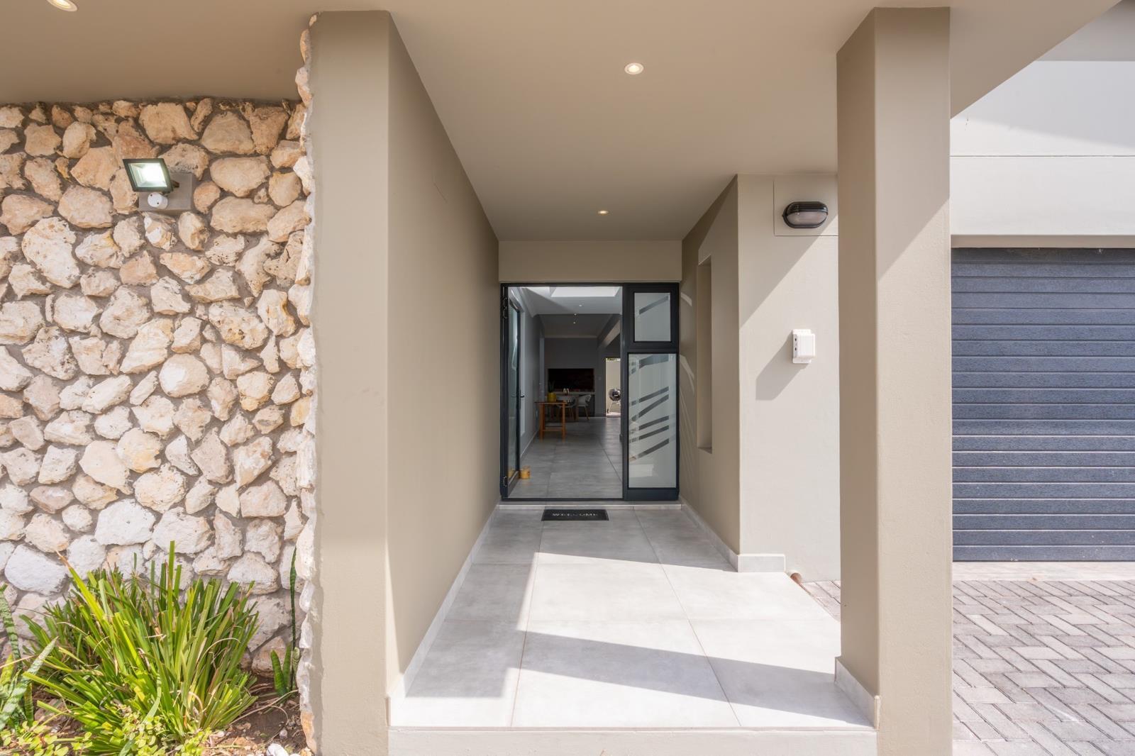 3 Bedroom House in Calypso Beach