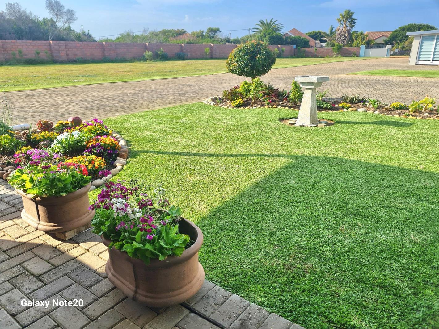 3 Bedroom Apartment in Paradise Beach