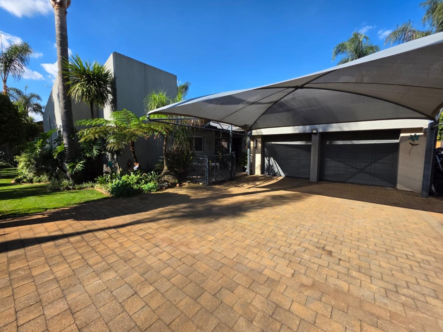3 Bedroom Townhouse in Glen Marais