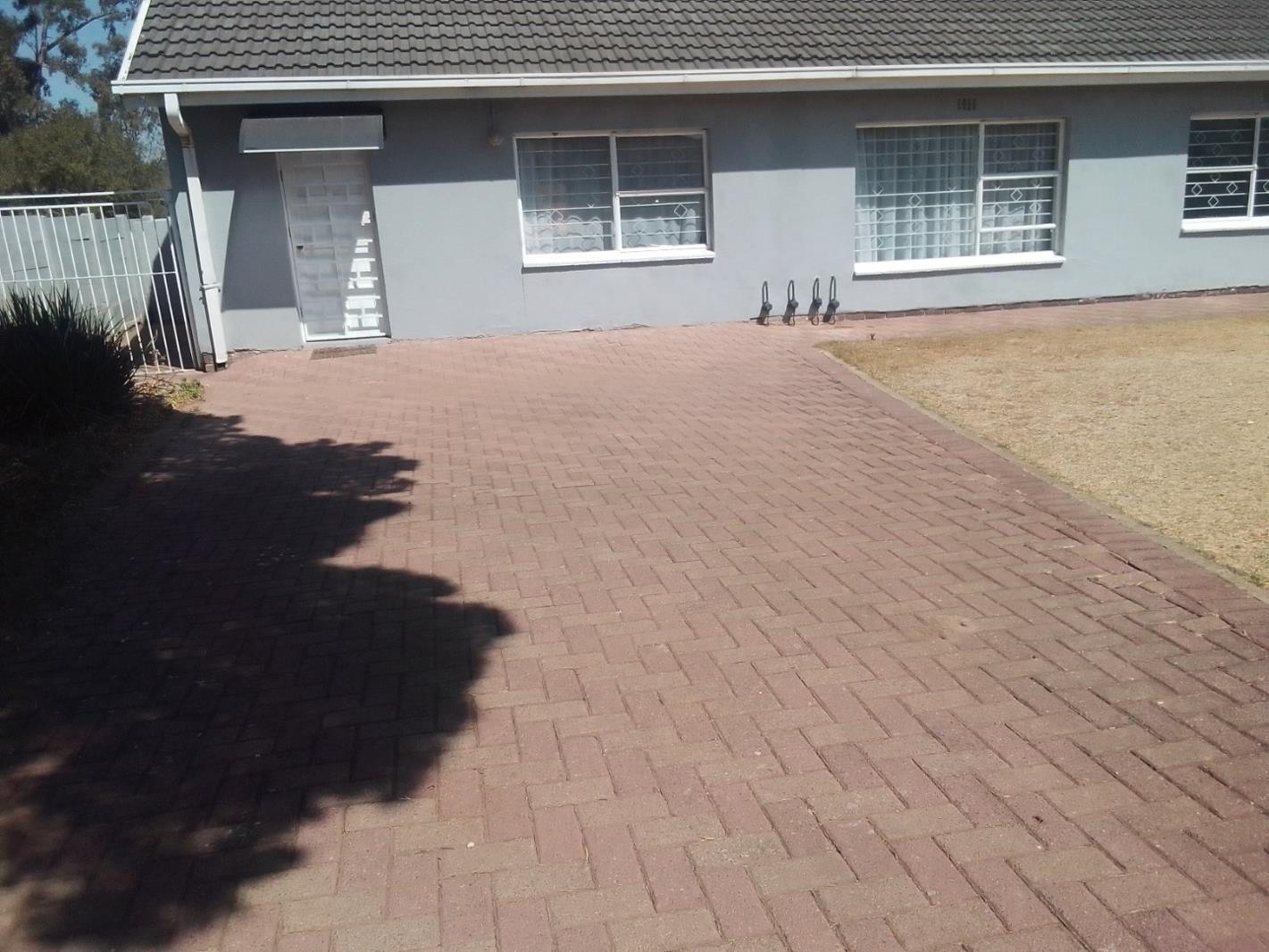 2 Bedroom House in Mayfield Park