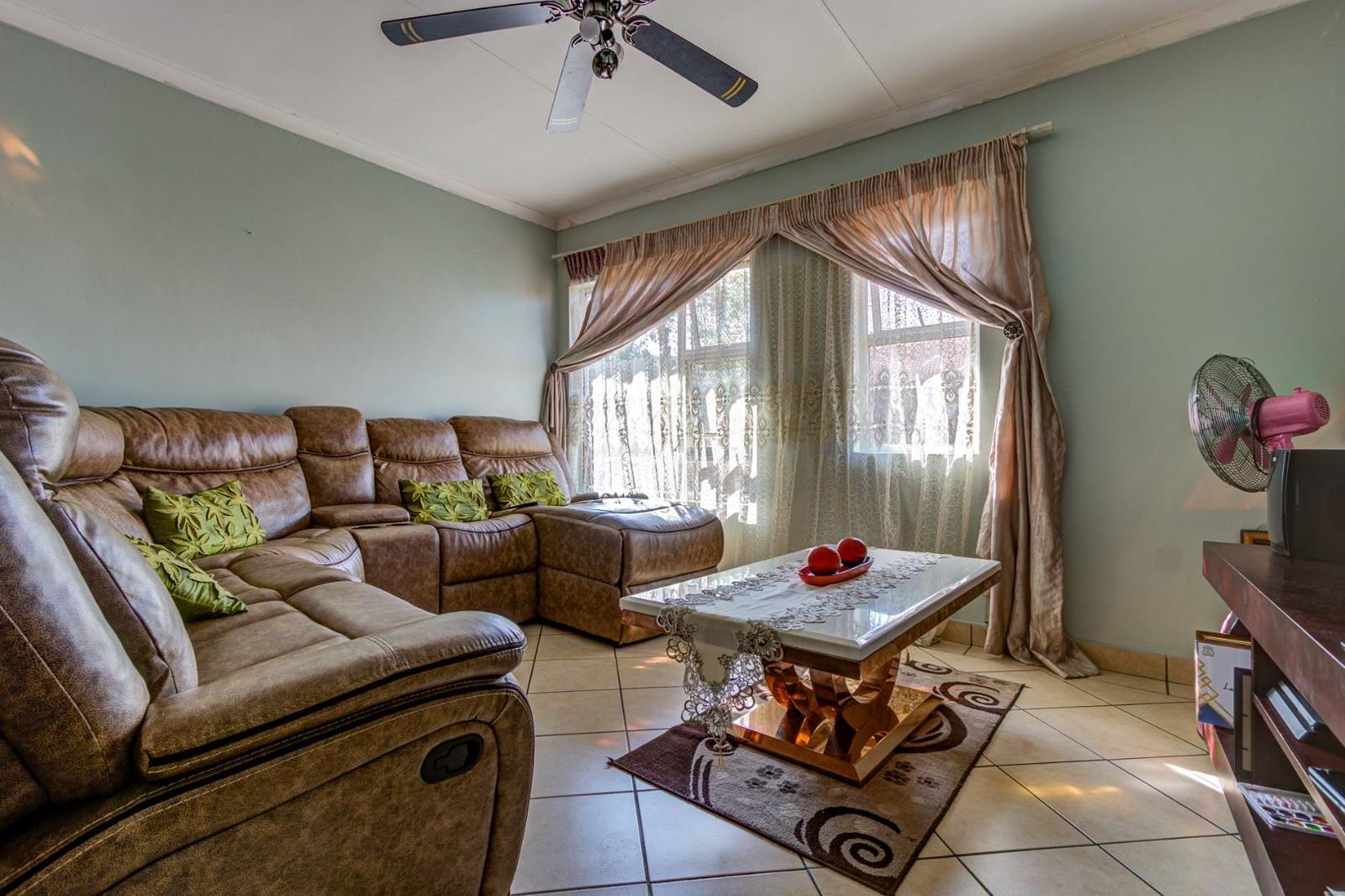 2 Bedroom Townhouse in Birchleigh