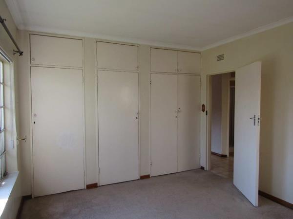 2 Bedroom House in Helderkruin