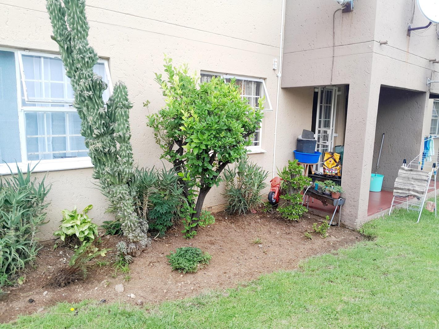 2 Bedroom Townhouse in Vorna Valley